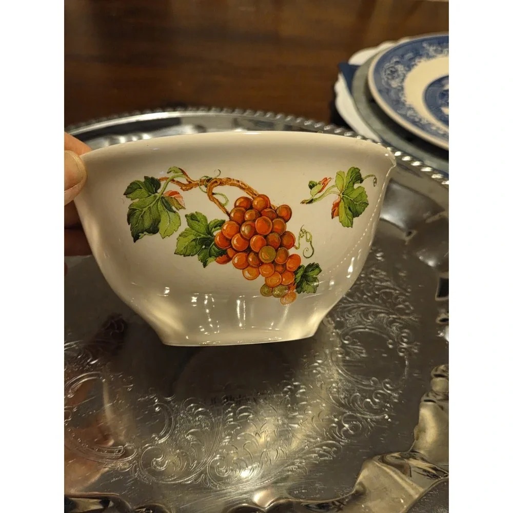Vintage Teleflora Buttercream w/Red Grape Bowl: 1984 Portugal Ceramic